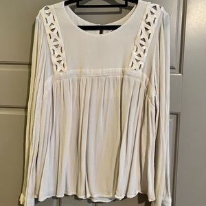 White/Cream flowy long sleeve top.